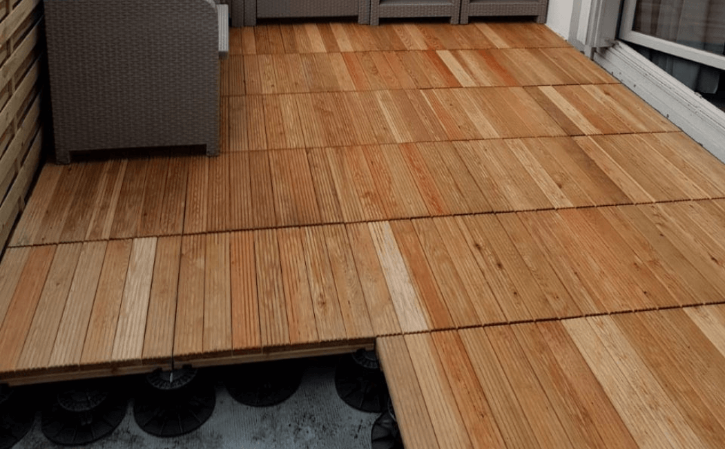 Installation dalle bois sur plots